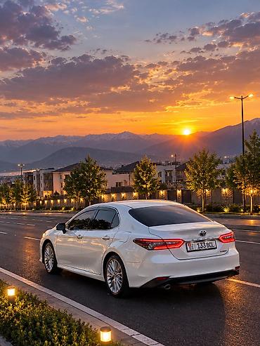 Toyota: Toyota Camry: 2019 г., 2.5 л, Вариатор, Гибрид, Седан — 4