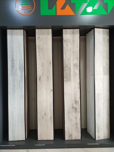 ağ profil: Ağac fakturalı vinil/laminat döşəmə panelləri - Rənglər: açıq bozdan