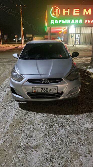 Hyundai: Hyundai Solaris: 2011 г., 1.4 л, Механика, Бензин