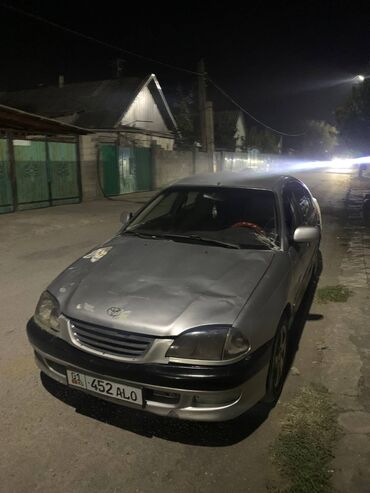 продаю ниссан серена бишкеке: Toyota Avensis: 1999 г., Механика, Седан