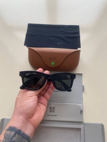 Toyota: Bir ay öncə alınmış Ray-Ban | Meta Wayfarer smart eynəyi. Vəziyyəti