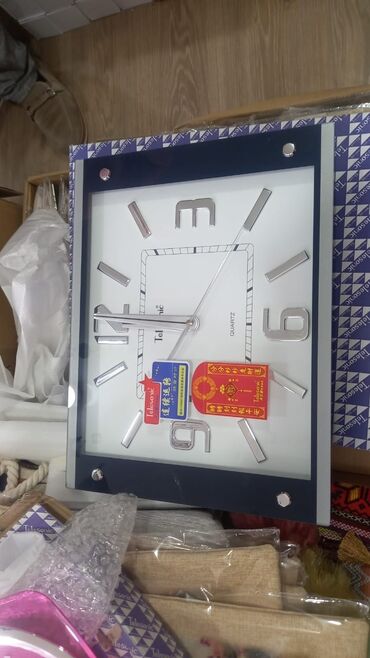 Ev saatları: Divar saatları, Mexaniki, Saniyə əqrəbi — 6