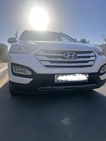 santa fe 2008: Hyundai Santa Fe, ağ rəng, 4WD krossover/SUV. Xüsusiyyətlər: - Tam — 1