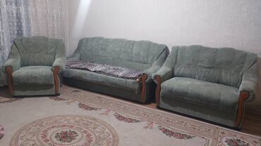 комплекты столов и стульев для гостинной: Комплект мягкой мебели, Б/у, Самовывоз, цвет - Зеленый