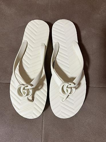 terlik: GUCCI rezin şlapon – ağ rəng
Orijinal — 1