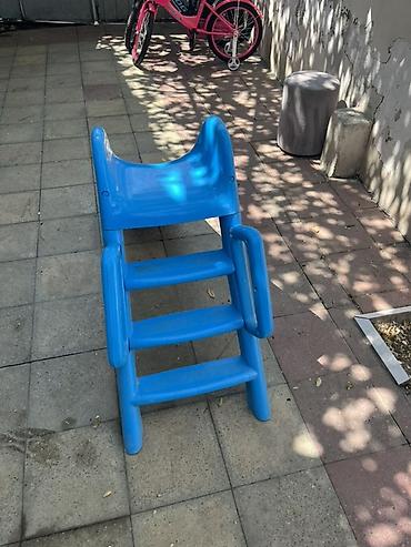 Mavi plastik uşaq sürüşkəni - Material: möhkəm, hava şəraitinə