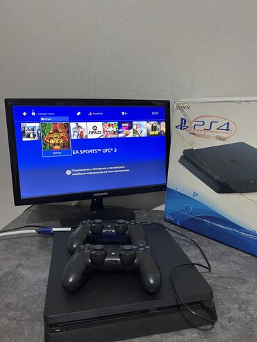 PS4 (Sony PlayStation 4): Срочно продается ps4 slim.с памятью 500гб.В комплекте два джойстик и