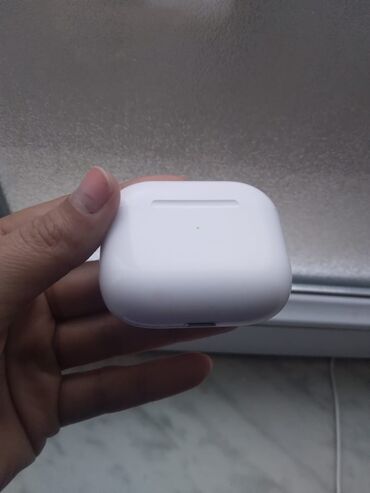 airpods qulaqciq: AIRPODS BAGLI KAROBKADADI BU ACIQ VEZIYYETDE OLANININ SEKLIDI ENDIRIM