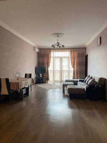 Uzunmüddətli kirayə mənzillər: Mənzil kirayə verilir. 3 otaq, 19.8 mərtəbə, 90 kv, tam əşyalı — 6