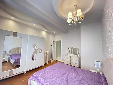 ucuz ev: 28 May metrosunun yaxınlığında 2 otaqlı mənzil kirayə verilir. 111 m² — 4
