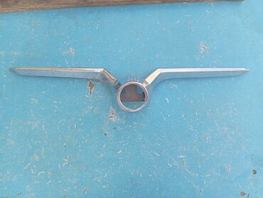 заднее лобовое стекло: Avtomobil üçün ön kapot/ön barmaqlıq emblemi (xrom dekor). - at lalafo.az заднее лобовое стекло: Avtomobil üçün ön kapot/ön barmaqlıq emblemi (xrom dekor). -