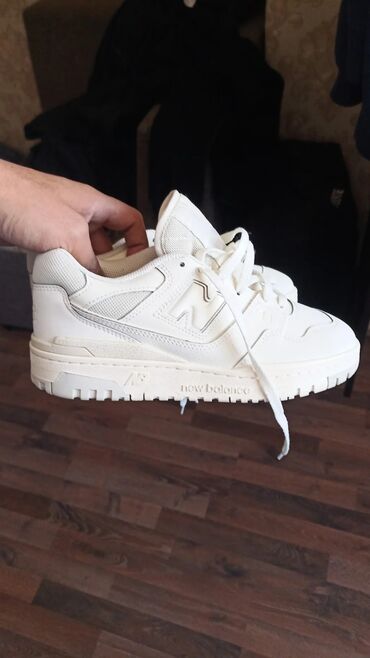 обувь для фитнеса: Представляем классические кроссовки New Balance 550 в белом цвете. Эта