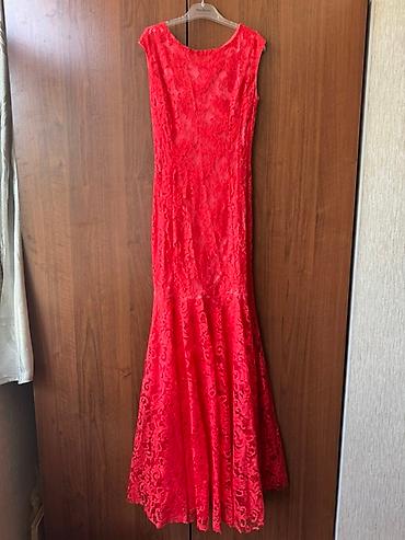 Рубашки: Классическая женская рубашка с коротким рукавом, выполненная из легкой — 12