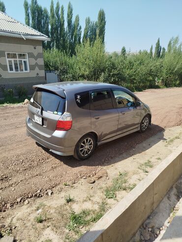 машина за 2000 долларов в бишкеке: Honda Fit: 2002 г., 1.3 л, Вариатор, Бензин, Хетчбек
