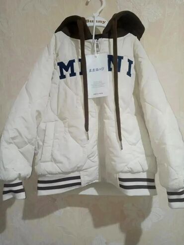 игрушки танк: НОВЫЙ Детский стеганный куртка-бомбер с капюшоном, выполненный из