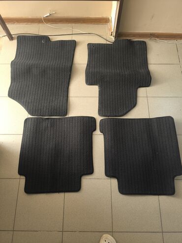 полик 470: Жалпак Түктүү Төшөмөлдөр Салон үчүн түсү - Кара