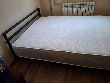 berber mirror second hand: Двуспальная кровать, Б/у, С матрасом, длина - 200 см — 1