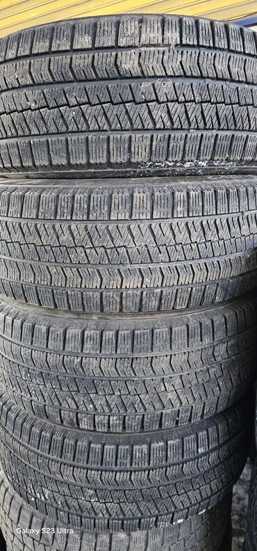 Контейнеры: Шины 215 / 55 / R 17, Зима, Б/у, Комплект, Легковые, Япония, Bridgestone