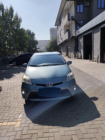 хетчбэк: Toyota Prius: 2012 г., 1.8 л, Вариатор, Гибрид, Хэтчбэк — 1
