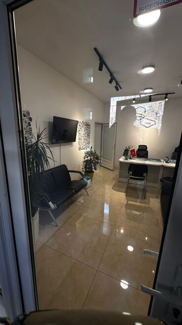 Офисы: Продаю Офис 43 м², С ремонтом, Без мебели, Многоэтажное здание, 1 этаж — 11