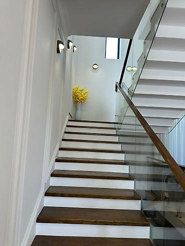 Продажа коттеджей и домов: Сдается на длительный срок просторный трехуровневый дом с современным — 8