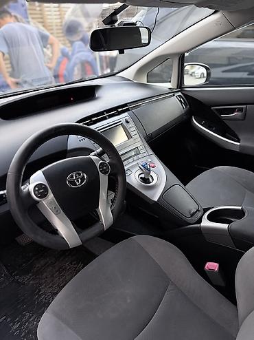 gen 2: Toyota Prius: 2013 г., Автомат, Гибрид, Хэтчбэк — 8