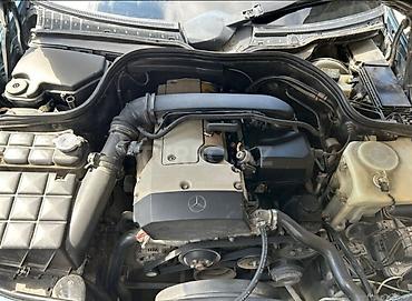 mercedes c203: Mercedes-Benz C‑Class sedan - Kuzov: sedan, tünd yaşıl rəng - — 5