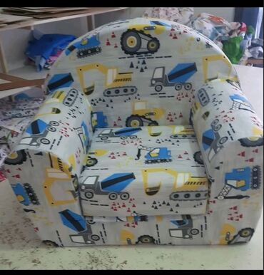 Ostali dečiji nameštaj: Decije foteljice 
Cena 3950 din na lalafo.rs — 7 Ostali dečiji nameštaj: Decije foteljice 
Cena 3950 din — 7