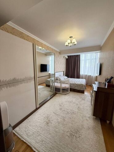 меняю на дом: 4 комнаты, 130 м², Элитка, 8 этаж, Дизайнерский ремонт