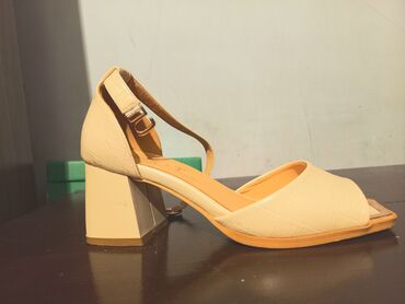 Женская обувь: Туфли 36, цвет - Бежевый