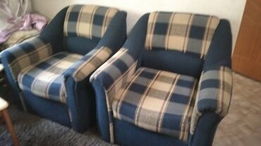 Диваны: Продаю диван в хорошем состоянии