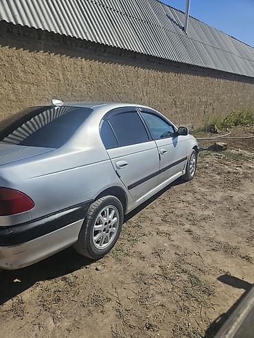 Toyota Avensis: 1999 г., 1.8 л, Механика, Бензин, Седан — 7