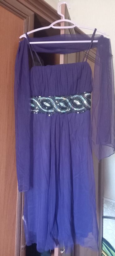фиолетовое платье: Вечернее платье, Средняя модель, Без рукавов
