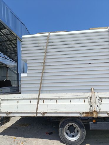 Фасадные сэндвич панели: Сэндвич‑панели с утеплителем (пенополистирол) Описание: - Трёхслойные — 9