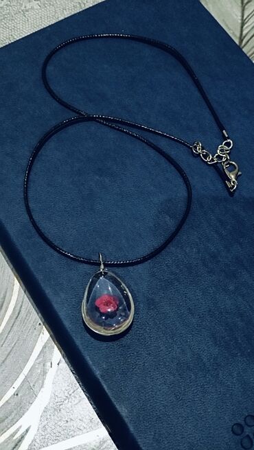 экспресс кондиционер для волос: Su damlası içərisindəki çiçək - boyunbağı! Inanılır ki, bu boyunbağıya