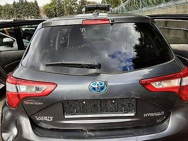 auto otpad becej: GEPEK VRATA SA ŠTOPOVIMA ZA TOYOTA YARIS OD 2013. DO 2023. GOD. | — 1
