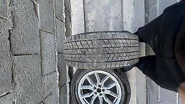 Комплект из 4 колес в сборе: легкосплавные диски BMW + зимние шины