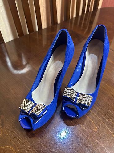Digər ayaqqabılar: Mavi rəngli qadın klassik tuflilər - Model: Açıq burunlu, stiletto — 2