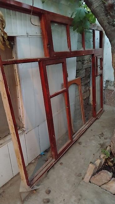 Taxta qapı və pəncərə dəsti - Material: təbii ağac (laklı/qırmızı