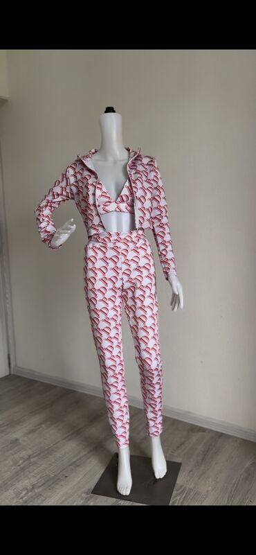 İdman geyimləri: Elaqe ucun wp — 24