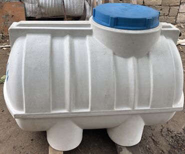 бак для воды купить в баку: Su cəni 500 litrlik satılır, vəziyyəti normaldır. Bir çat var idi