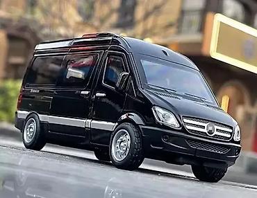 autima: Crni mercedes sprinter mini van 1:32 kolekcionarski model. crni — 1