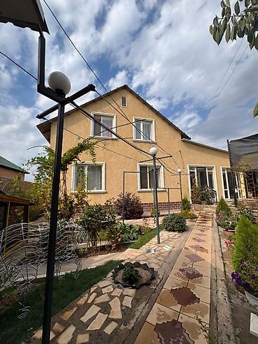 Продажа коттеджей и домов: 4 комнаты, 250 м², 4 соток, Бишкек, Ак-Ордо 3 ж/м — 5