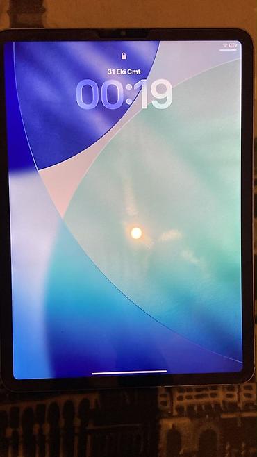 kreditgo space: Apple iPad Pro (11") planşet - Model: iPad Pro 11" (Face ID üçün üst — 2