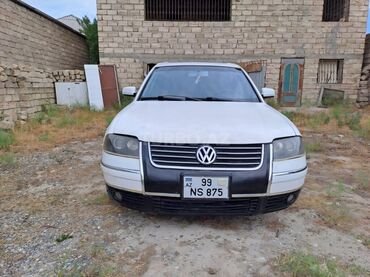 volkswagen ölüxanası: Volkswagen Passat: 1.8 l | 2001 il Sedan