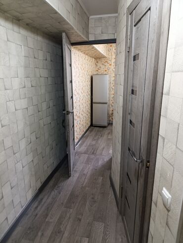 срочно продаётся 1 комнатная квартира в районе ошского рынка по улице кенсуйская 17: 1 комната, 32 м², Индивидуалка, 5 этаж, Косметический ремонт
