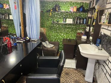 аренда помещения под продуктовый магазин: Nizami metrosunun yaninda kişi salonu icarəyə verilir hal hazirda