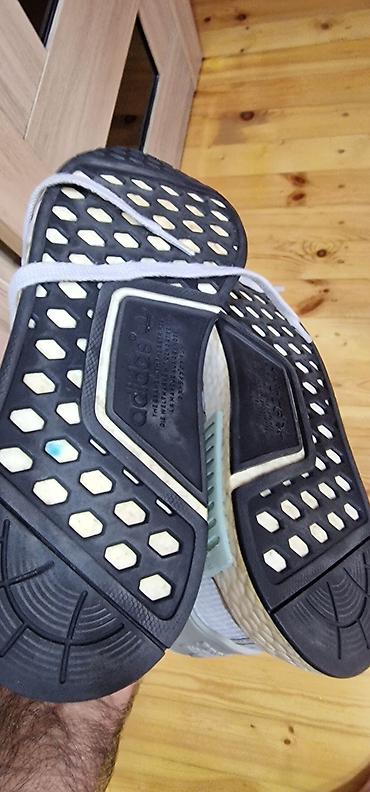 ev ayaqqabısı: Adidas NMD R1 kişi/kadın idman ayaqqabısı - Rəng: açıq boz (ağ detal — 4