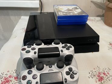 PS4 (Sony PlayStation 4): Playstation 4, добавок 3 диска