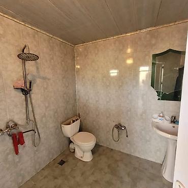 Həyət evləri və villaların satışı: Sadillida Herbicilerin binadi terefde 4 otaqli remontlu kursulu heyet — 13